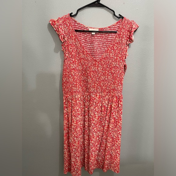 Loft Outlet Red Floral Babydoll dress with ruffled sleeves. Size Medium - Picture 1 of 14